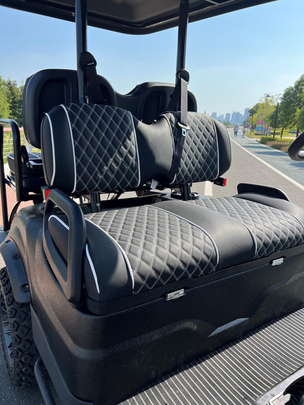 Maksimum Hız 30mph Elektrikli Golf Arabası Özelleştirilebilir Renk Yüksek Son Yükseltilebilir